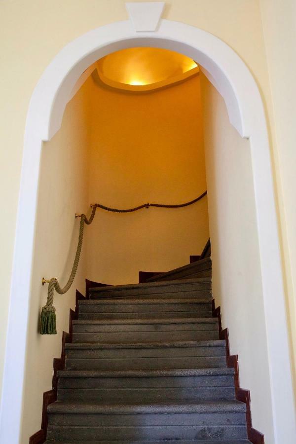 Calabritto Suite เนเปิลส์ ภายนอก รูปภาพ